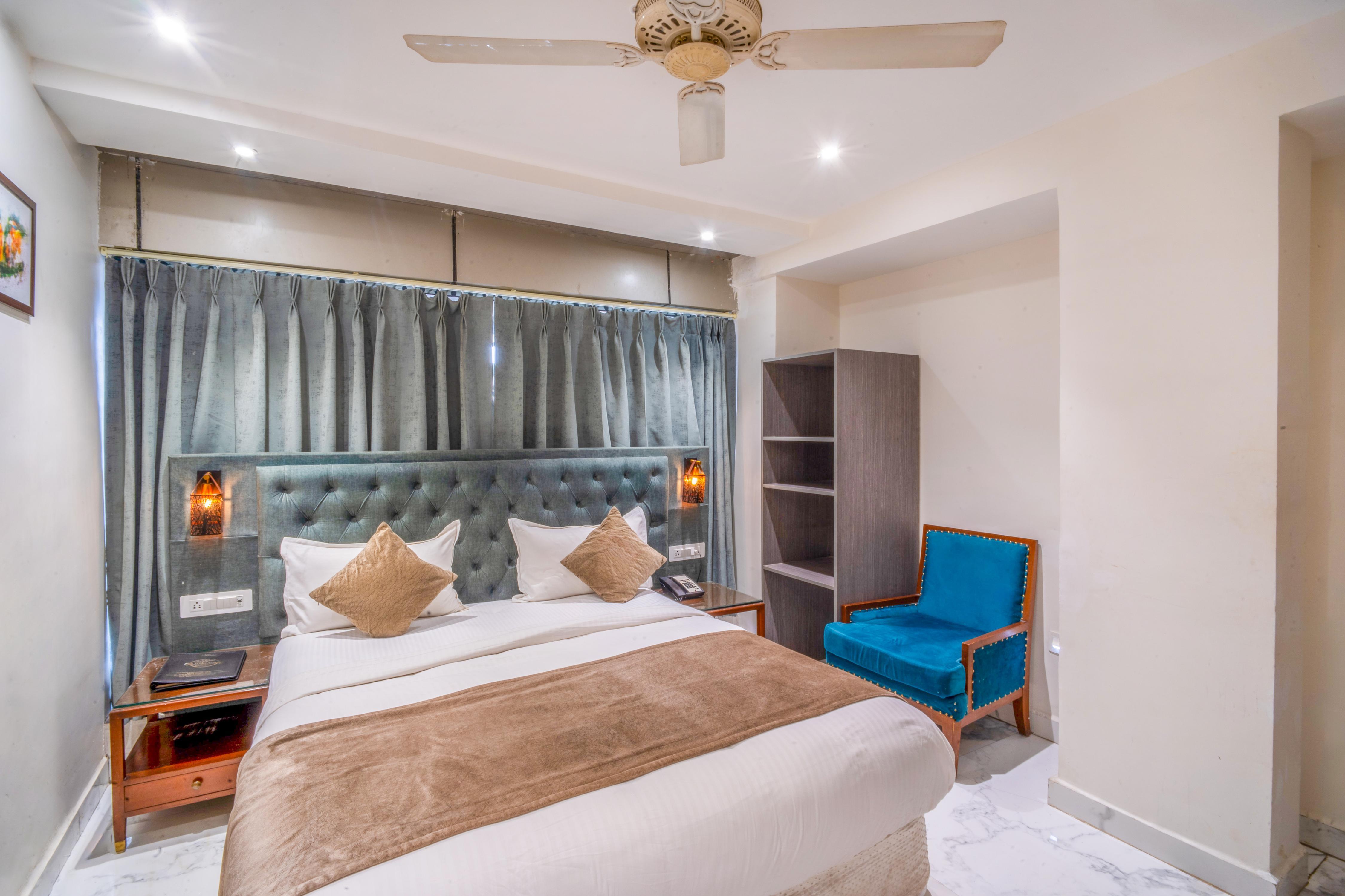 The White Seasons - Tap to explore photos