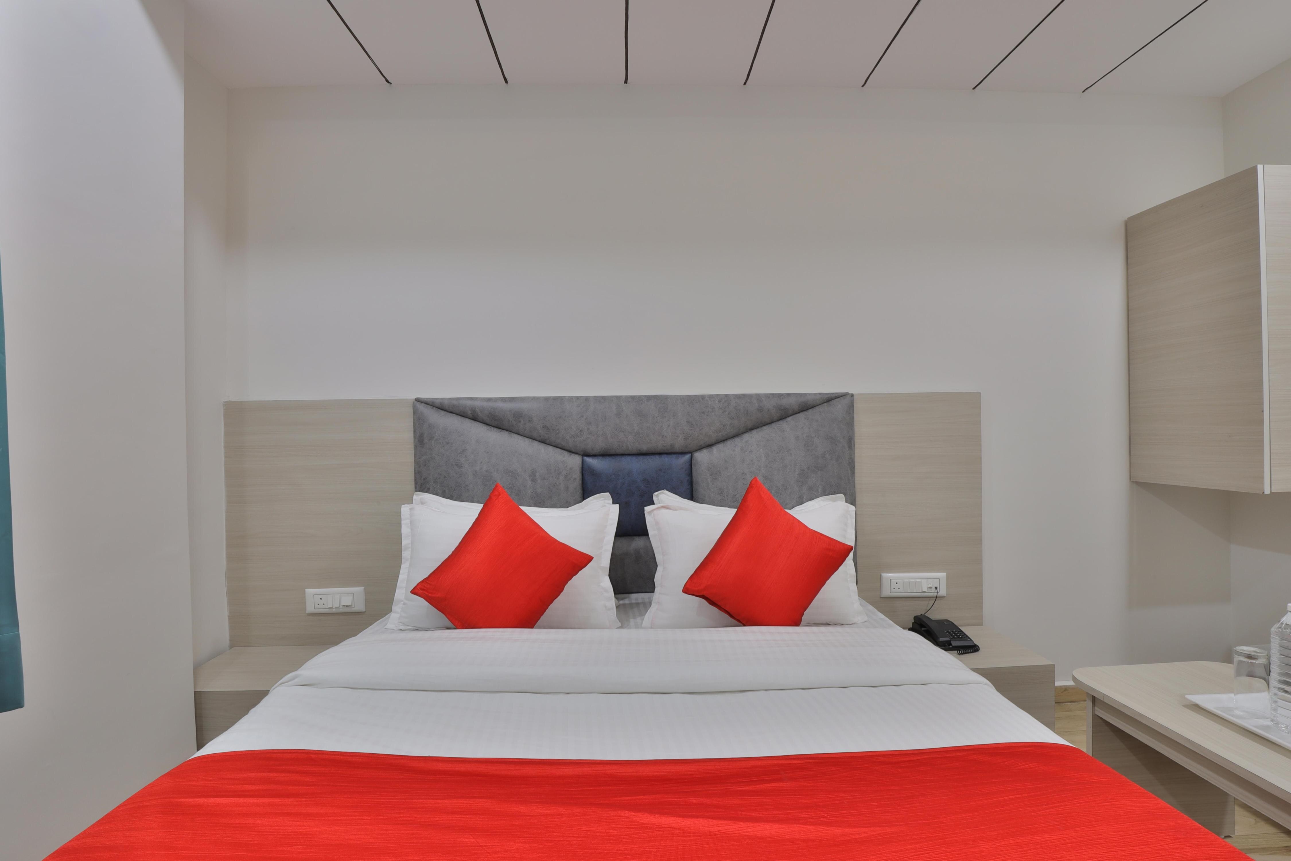Hotel Premium villa - Tap to explore photos