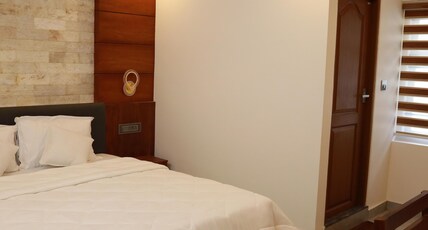 SILVERSTONE INN Room Type - Double Room Non Ac