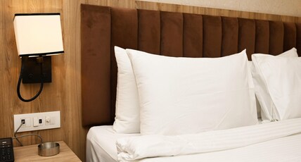 Hotel The Avoir Asansol Room Type - Deluxe King or Twin Room with Free Wifi