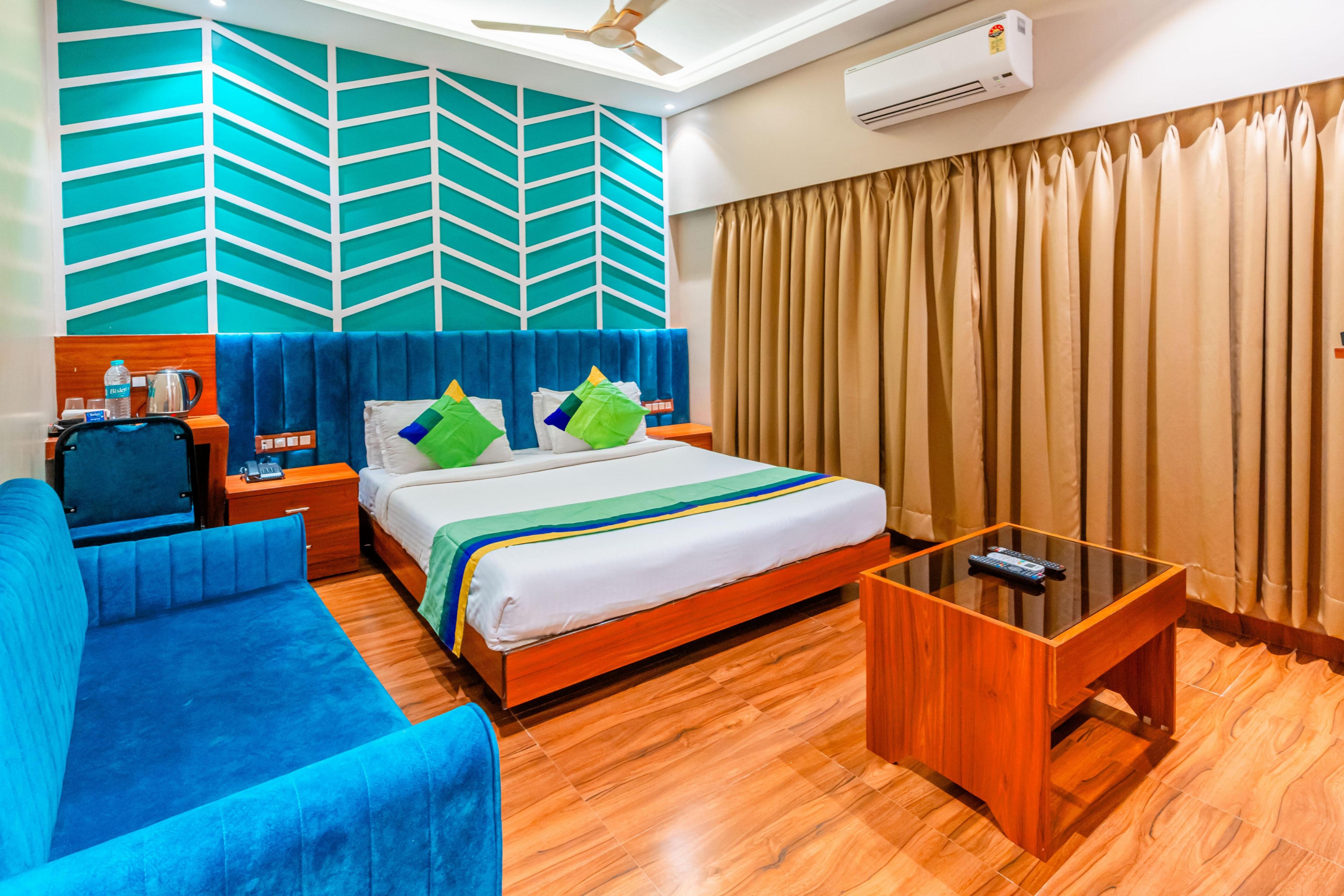 Treebo Express Inn Room Type - Deluxe Family Room