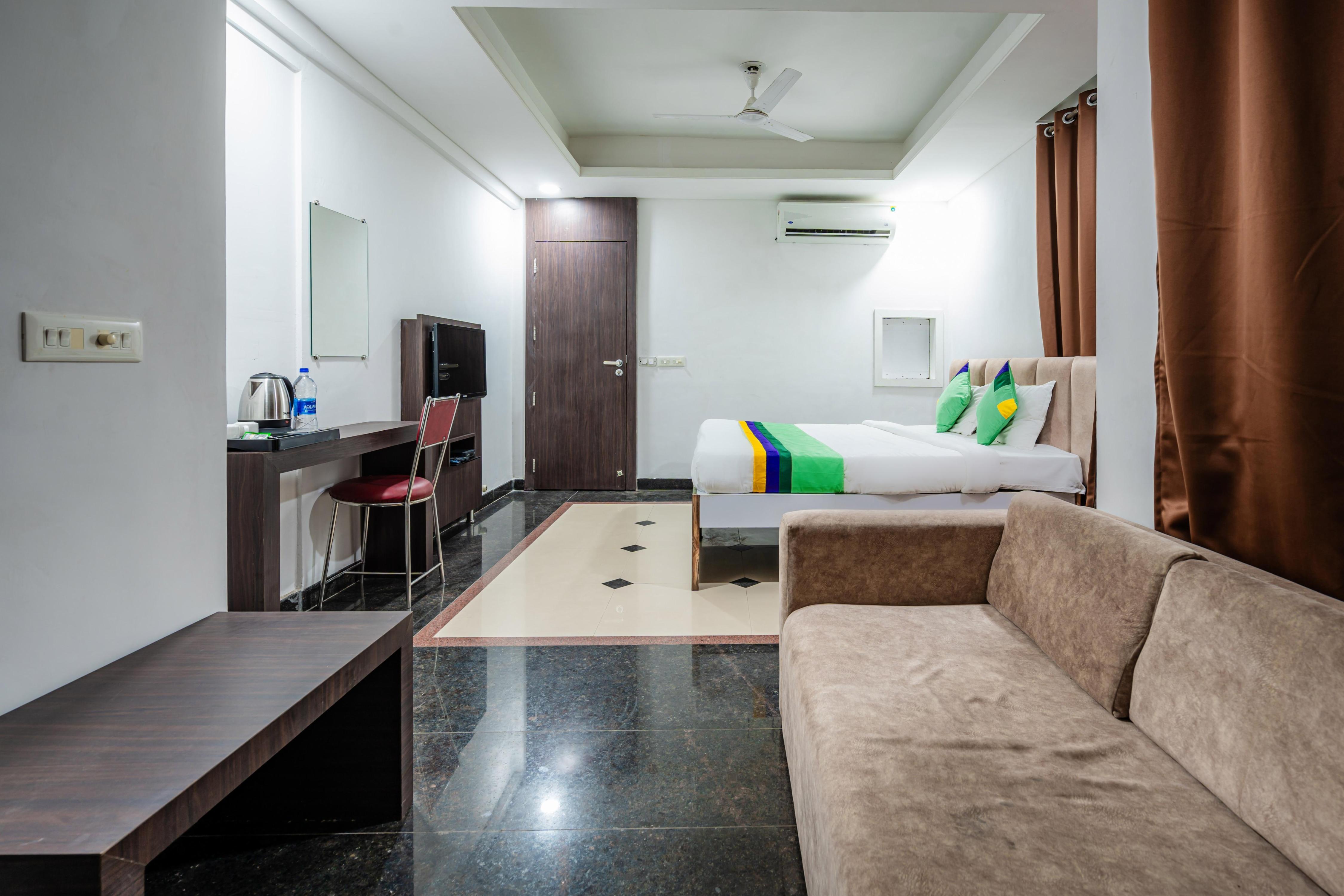Treebo Silver Apartment Room Type - Premium Room