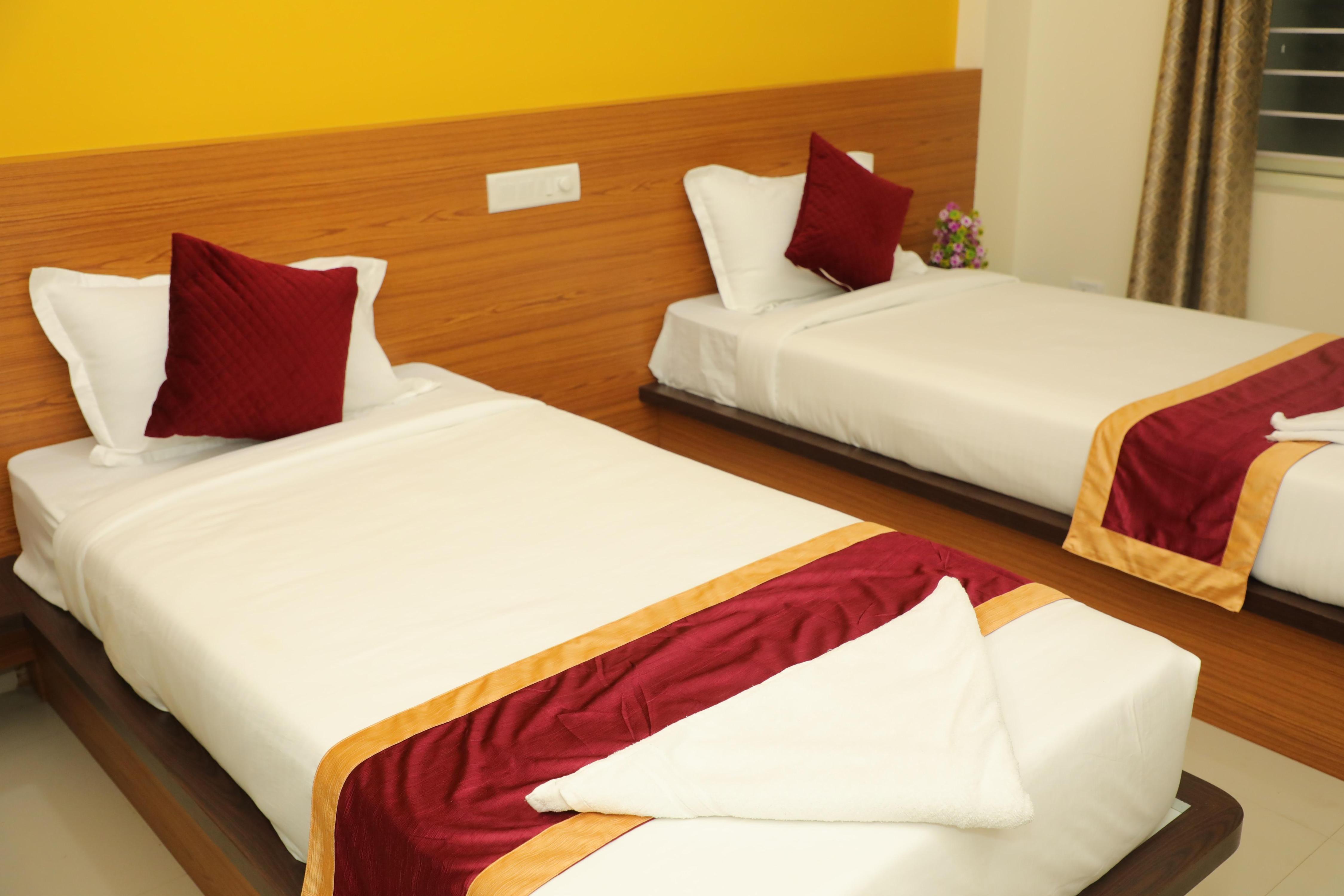 Hotel Shri Durga International Room Type - Deluxe Room AC