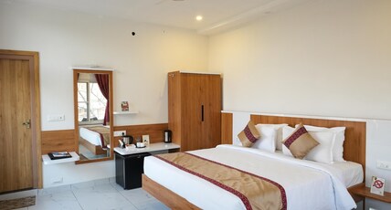 MGM Whispering Winds Yelagiri Room Type - Club Room - King and Sofa Bed - Exclusive Sitout MGM Whispering Winds Yelagiri Room Type - Club Room - King and Sofa Bed - Exclusive Sitout