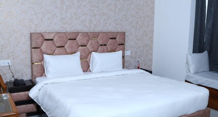 MK Regency Room Type - Standard Triple Rooms