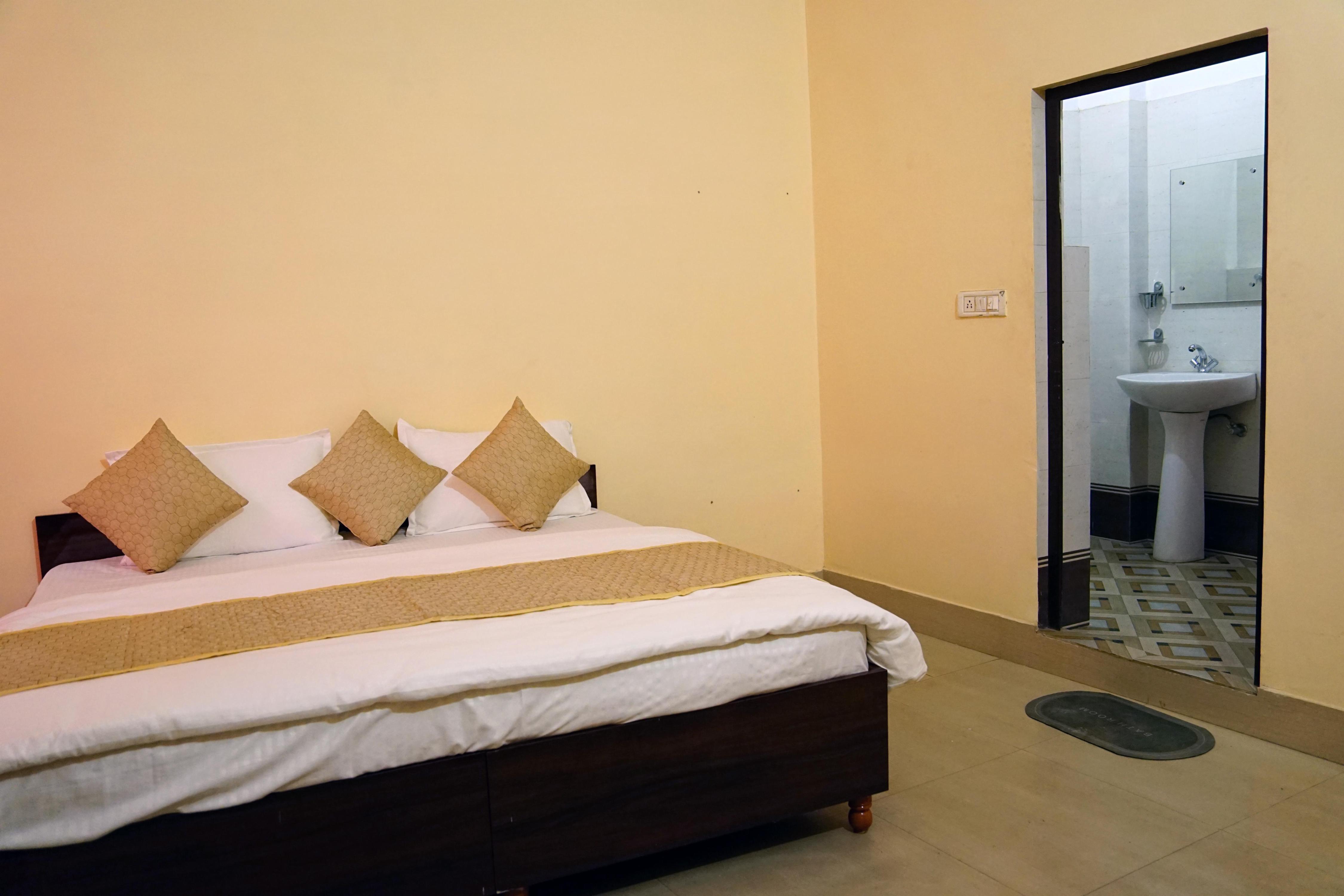 Atithi Hotel Room Type - Deluxe AC room