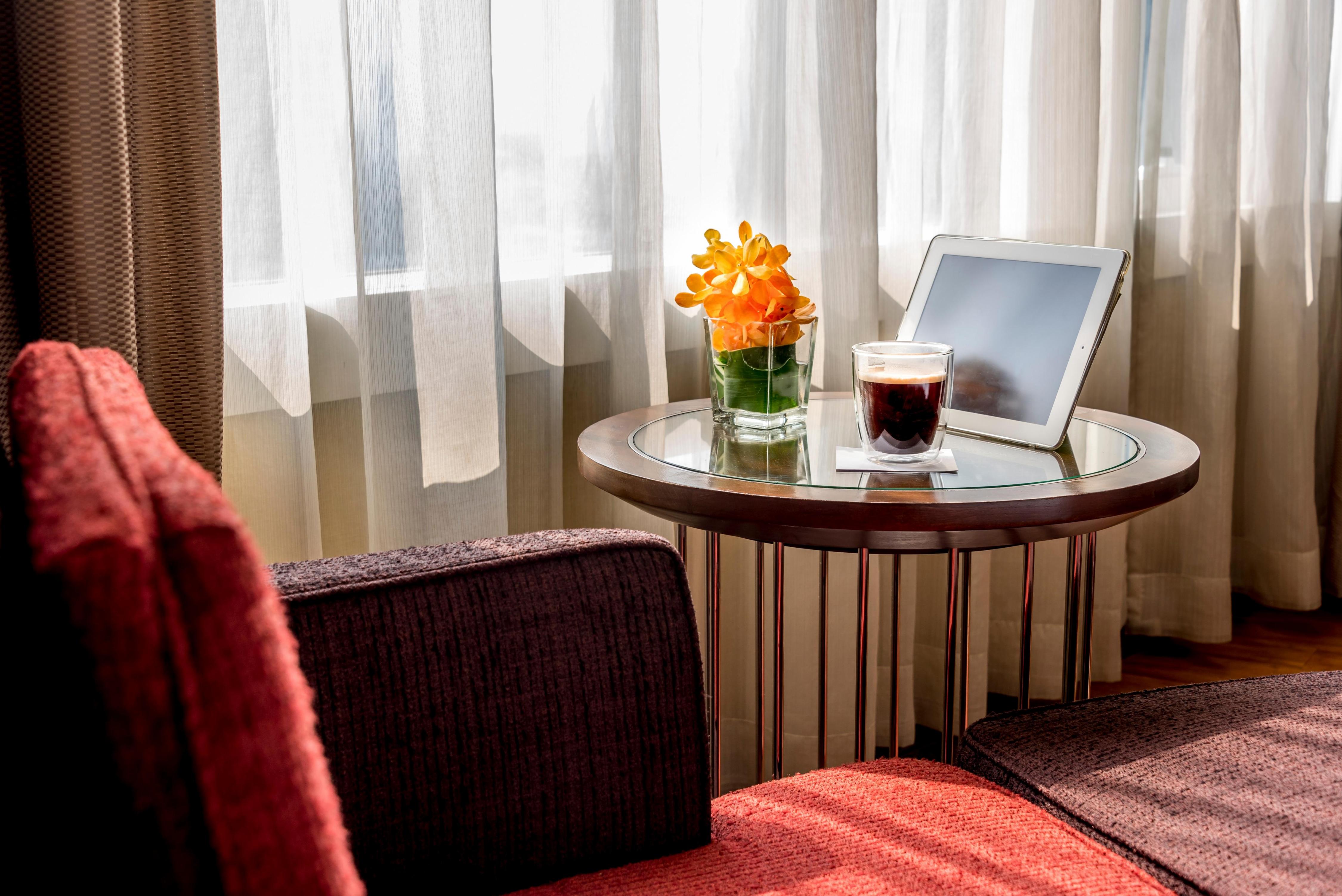Hilton Bangkok Grande Asoke - Tap to explore photos