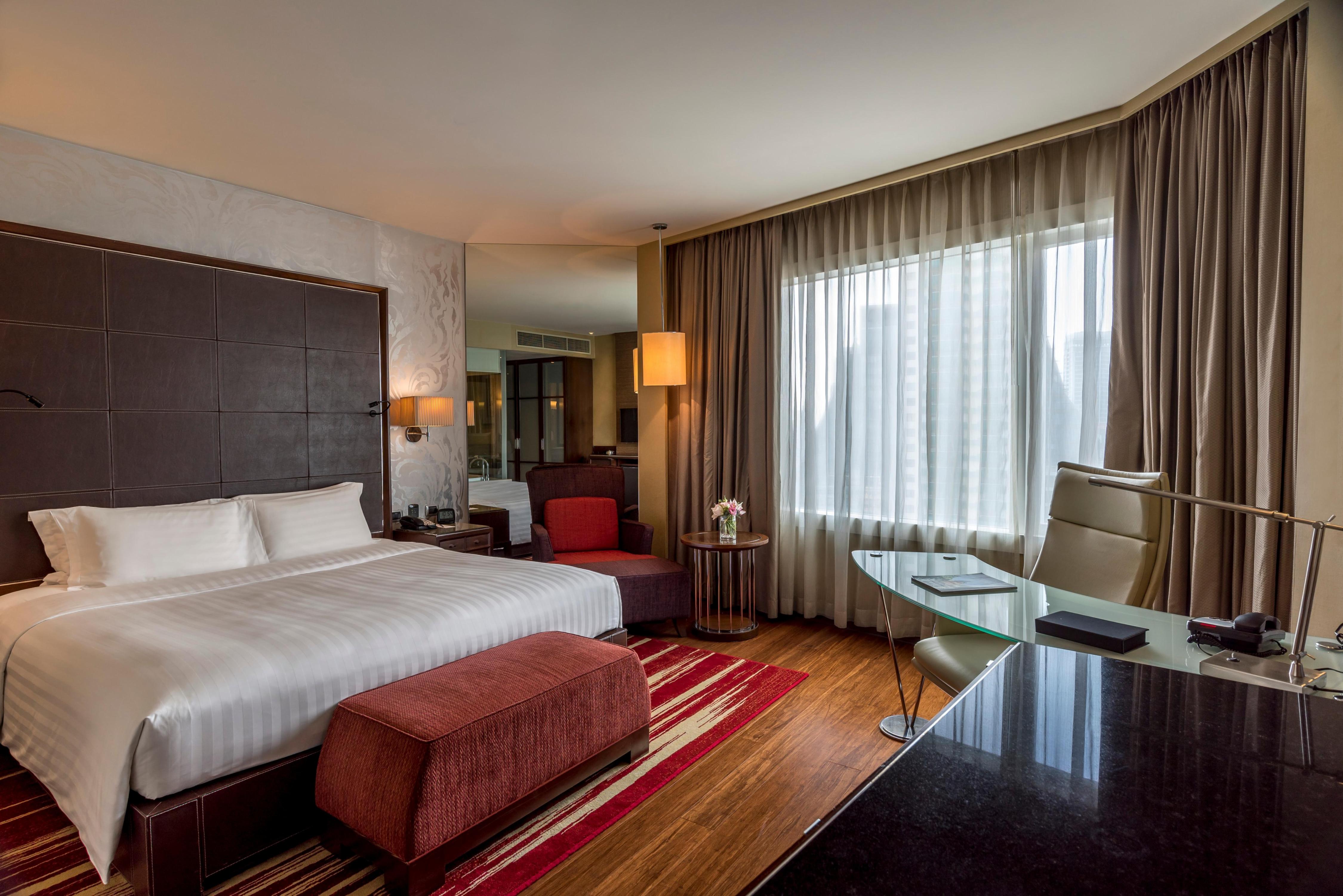 Hilton Bangkok Grande Asoke - Tap to explore photos
