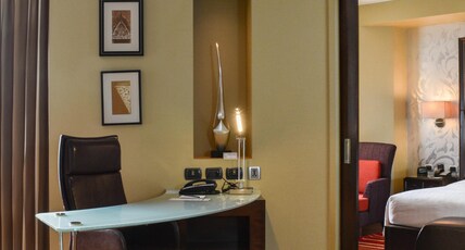 Hilton Bangkok Grande Asoke Room Type - KING DELUXE SUITE