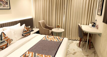 HIRAYA HOTELS Room Type - DELUXE ROOM