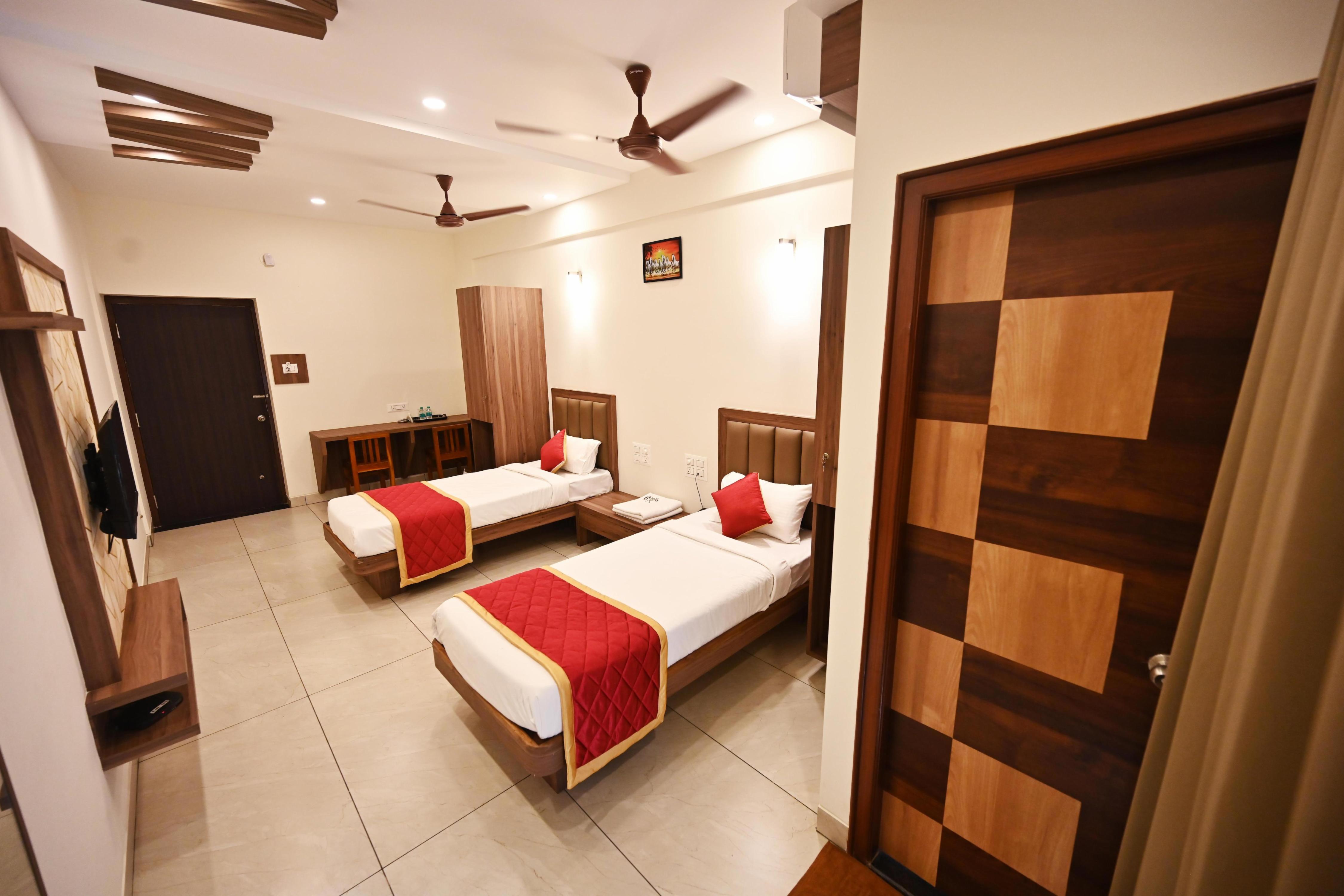 Hotel Rays Inn Room Type - Twin Beds With AC