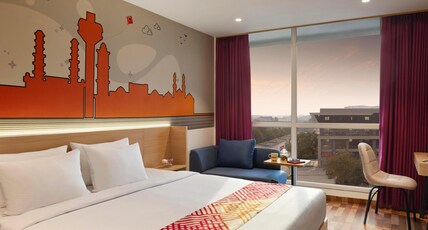 Ginger Ahmedabad Changodar Room Type - D-Luxe Queen Room