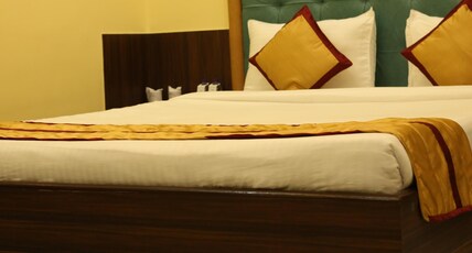 Hotel Shangri-La Room Type - Standard Room