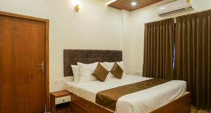 Grand Plaza Inn Room Type - Deluxe Room