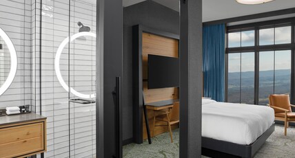 Cloudland at McLemore Resort Lookout Mountain, Curio Hilton Room Type - 1 KG SUPERIOR MOUNTAIN VW