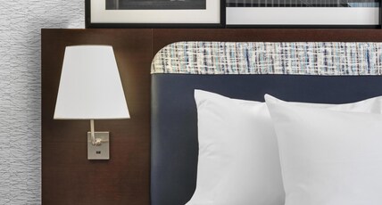 DoubleTree by Hilton Long Island City, NY Room Type - 1 QUEEN BED