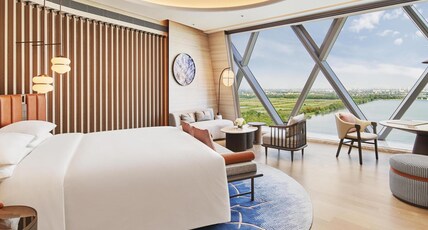 Hilton Huzhou Nanxun Room Type - KING DELUXE RM W LAKE VIEW