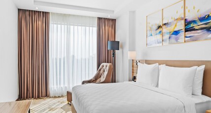 Grand Vijayawada by GRT Hotels Room Type - Deluxe Suite King with Bathtub