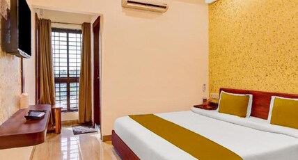 Hotel Grand Palace and Banquet Room Type - Royal Rooom