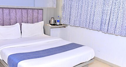 Hotel Preston Inn-Opposite Kurla Railway Station Room Type - Classic Room.