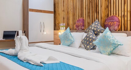 HOTEL SM PARADISE - GAJUWAKA Room Type - Royal Room - King Bed HOTEL SM PARADISE - GAJUWAKA Room Type - Royal Room - King Bed