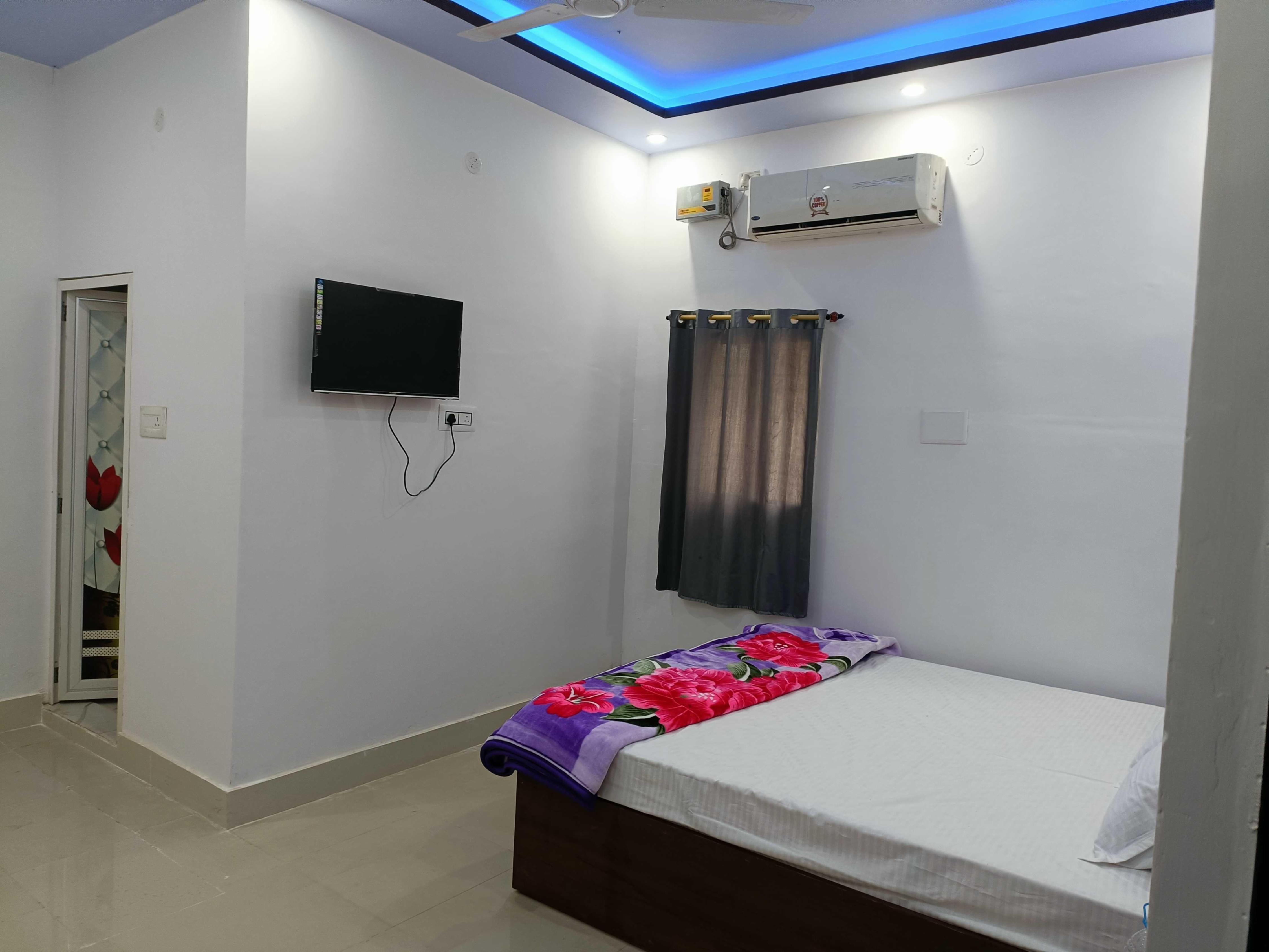 Super Hotel O Dev Laxmi Palace Hotel & Banquet - Tap to explore photos