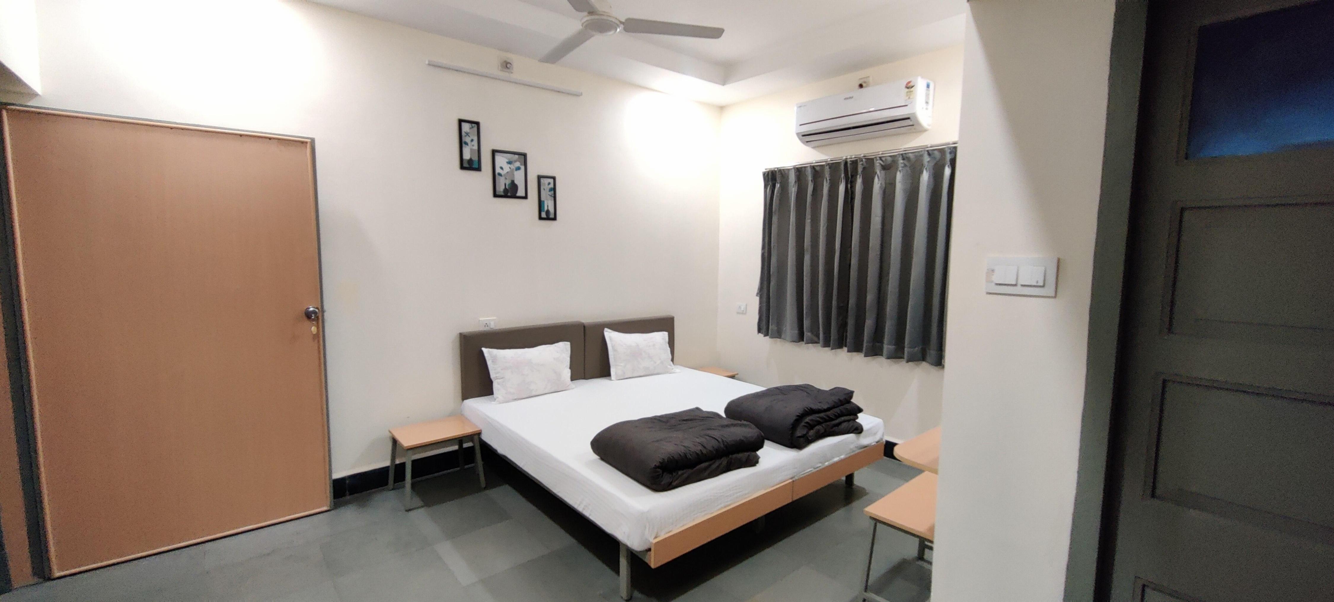 HOTEL ANJALI RESIDENCY Room Type - STNADAR ROOM ( QUEEN BED)