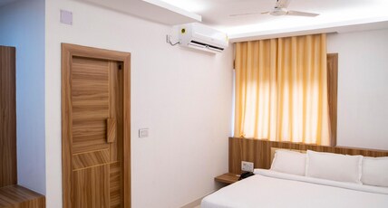 Hotel Shanti International Room Type - Superior Queen Room