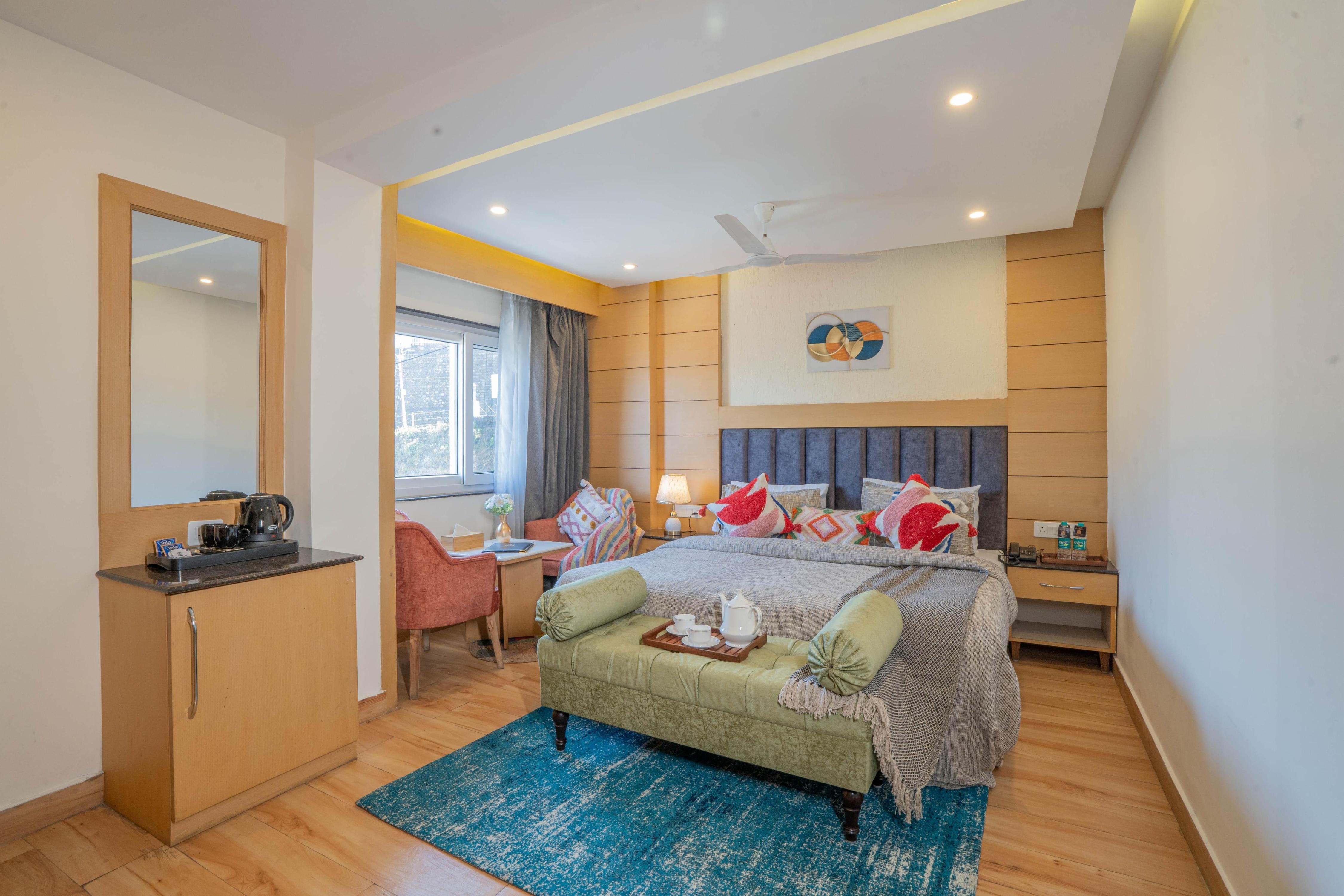 Perfectstayz Premium Mall Road - Tap to explore photos