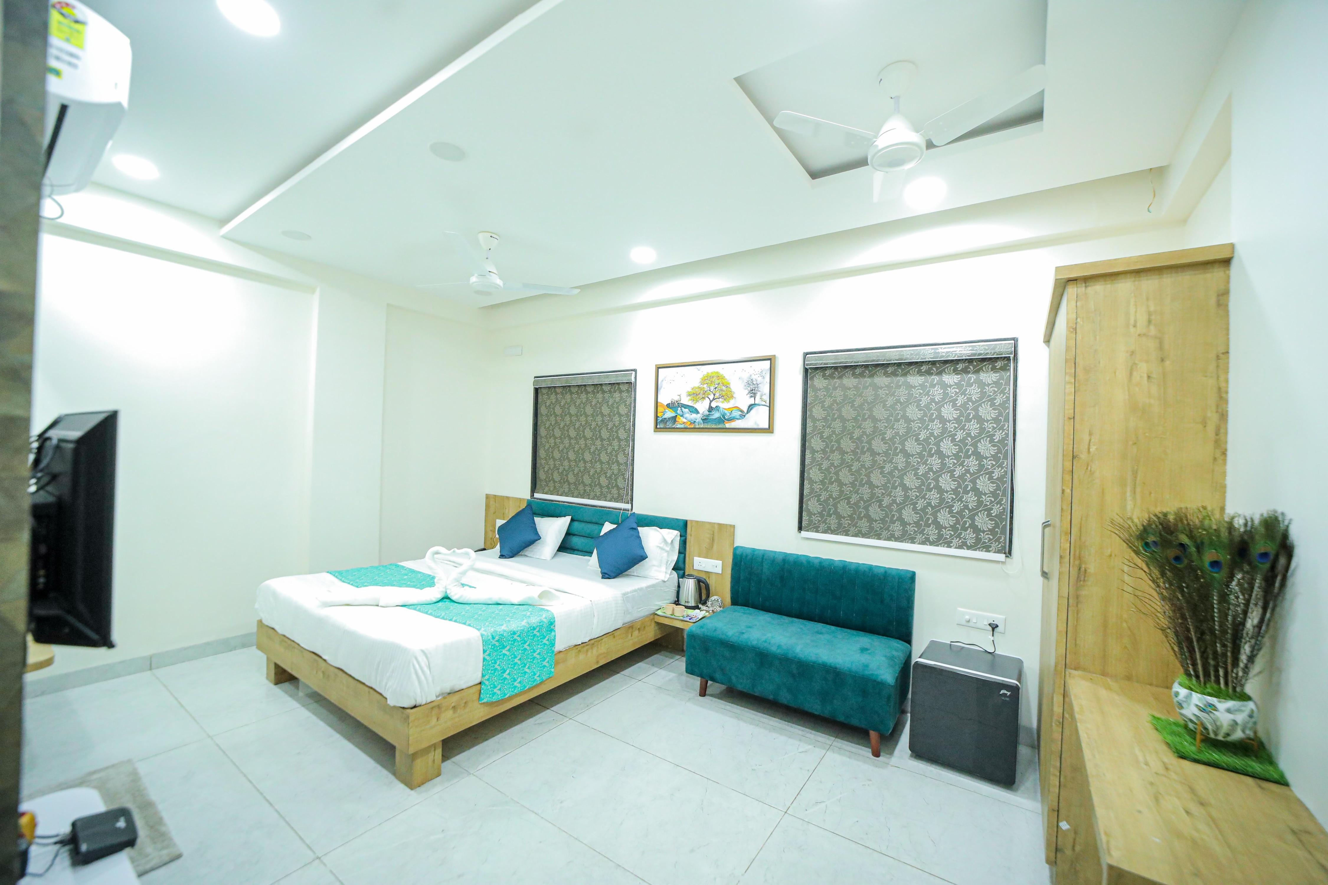 RADHE PALACE Room Type - SUPER DELUXE AC ROOM