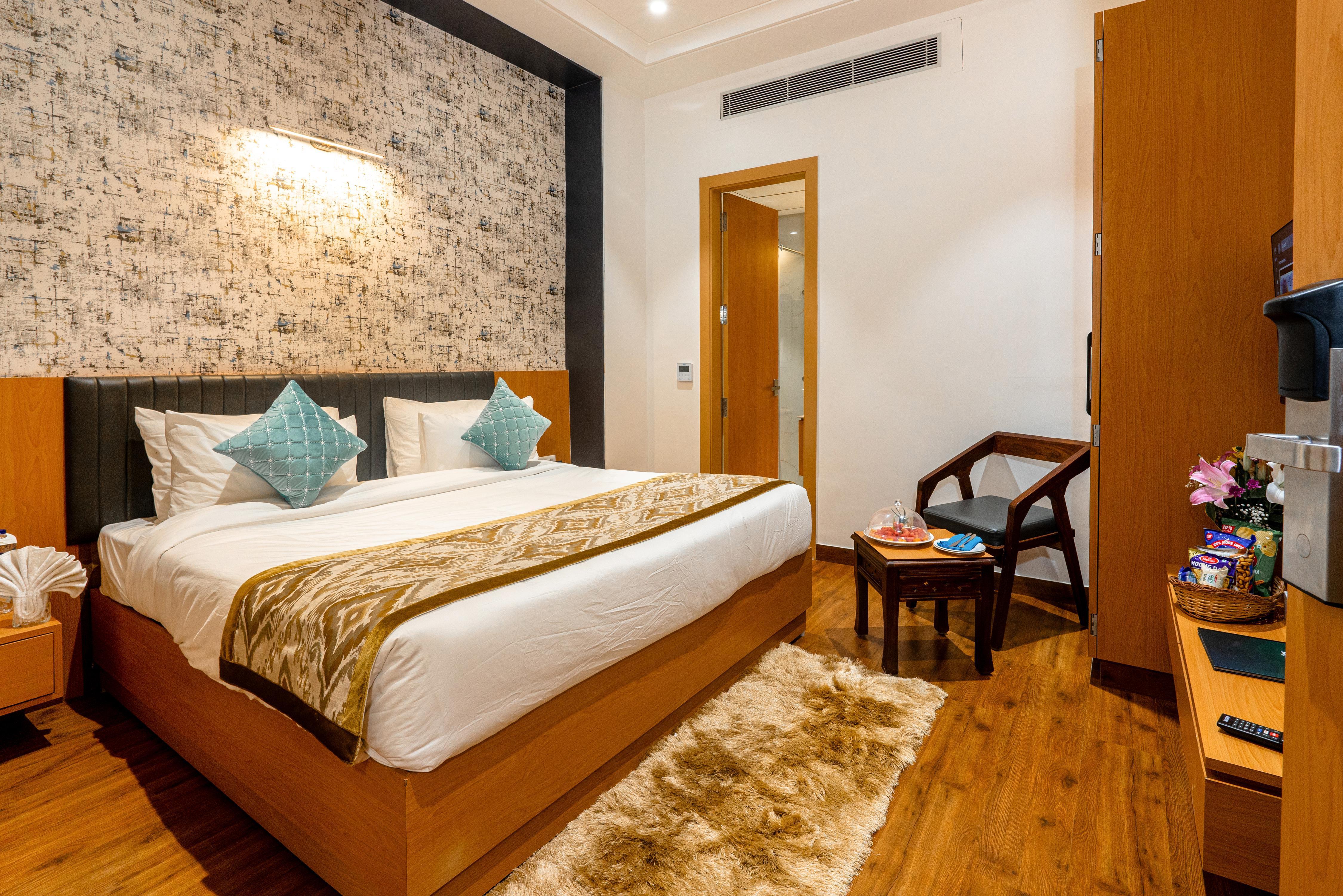 Hotel Xenious Micro Amritsar - Tap to explore photos