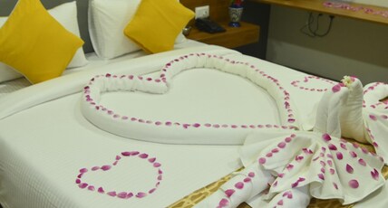 Carry Inn Indore Room Type - Superior King