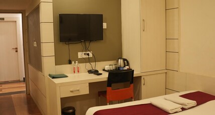 Hotel Chariot Inn Room Type - Deluxe Room