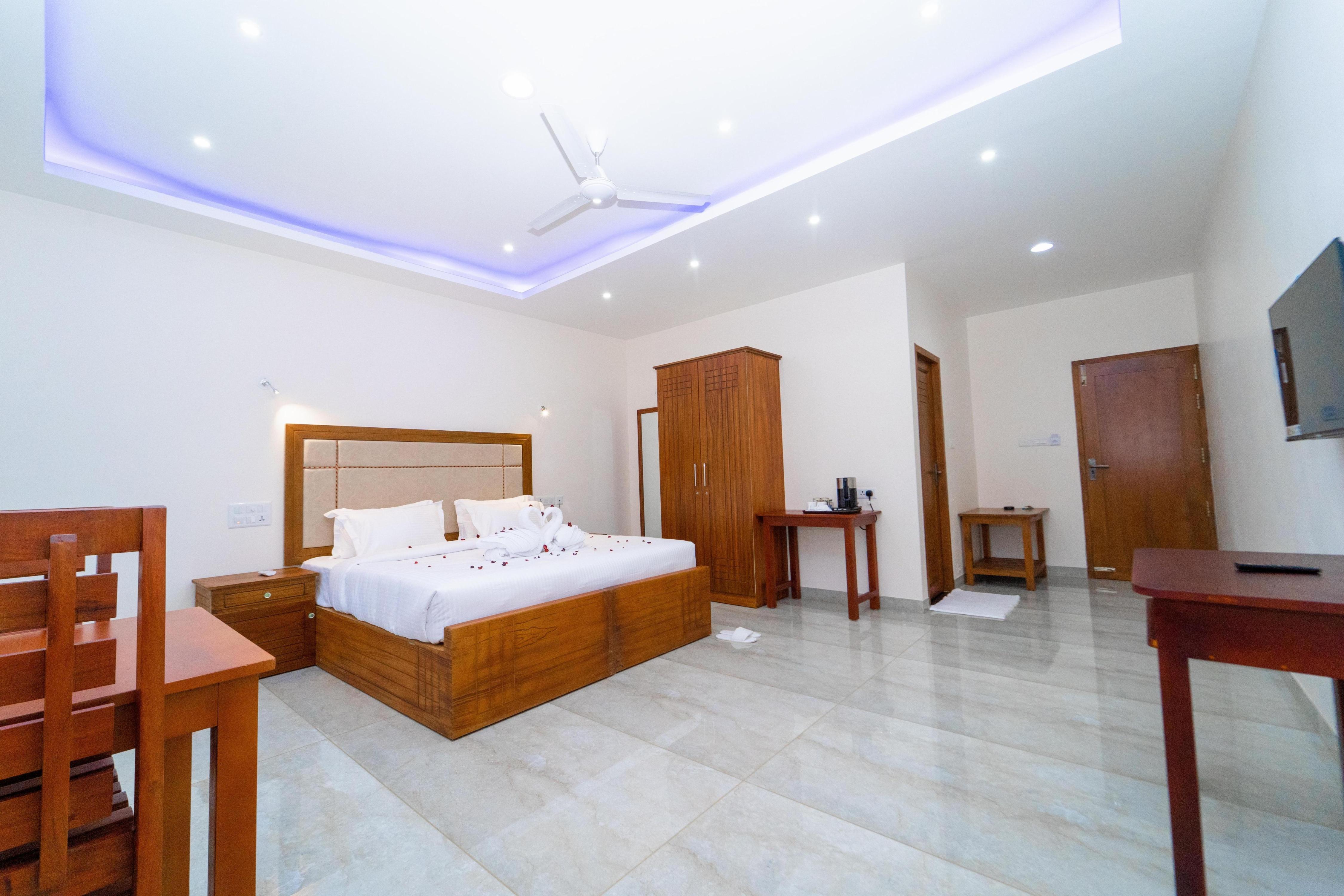 Skylar Seaview Beach Resort & Spa Room Type - Garden view with Partial Sea View Room