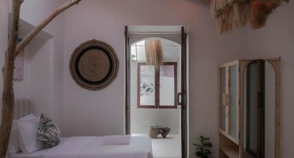 Circle Room Type - Deluxe Twin Room