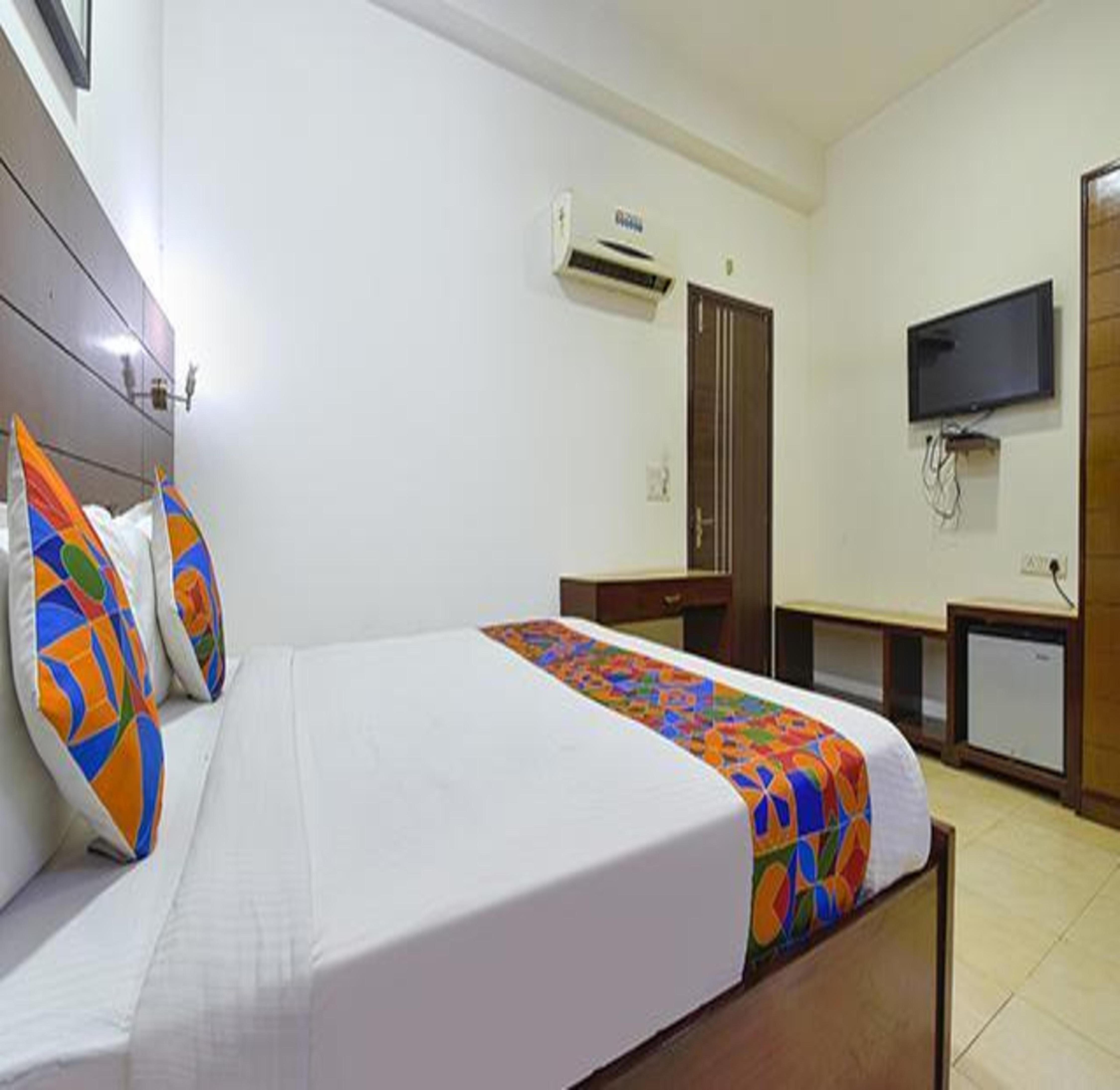 FabHotel Jaipur Casa - Tap to explore photos