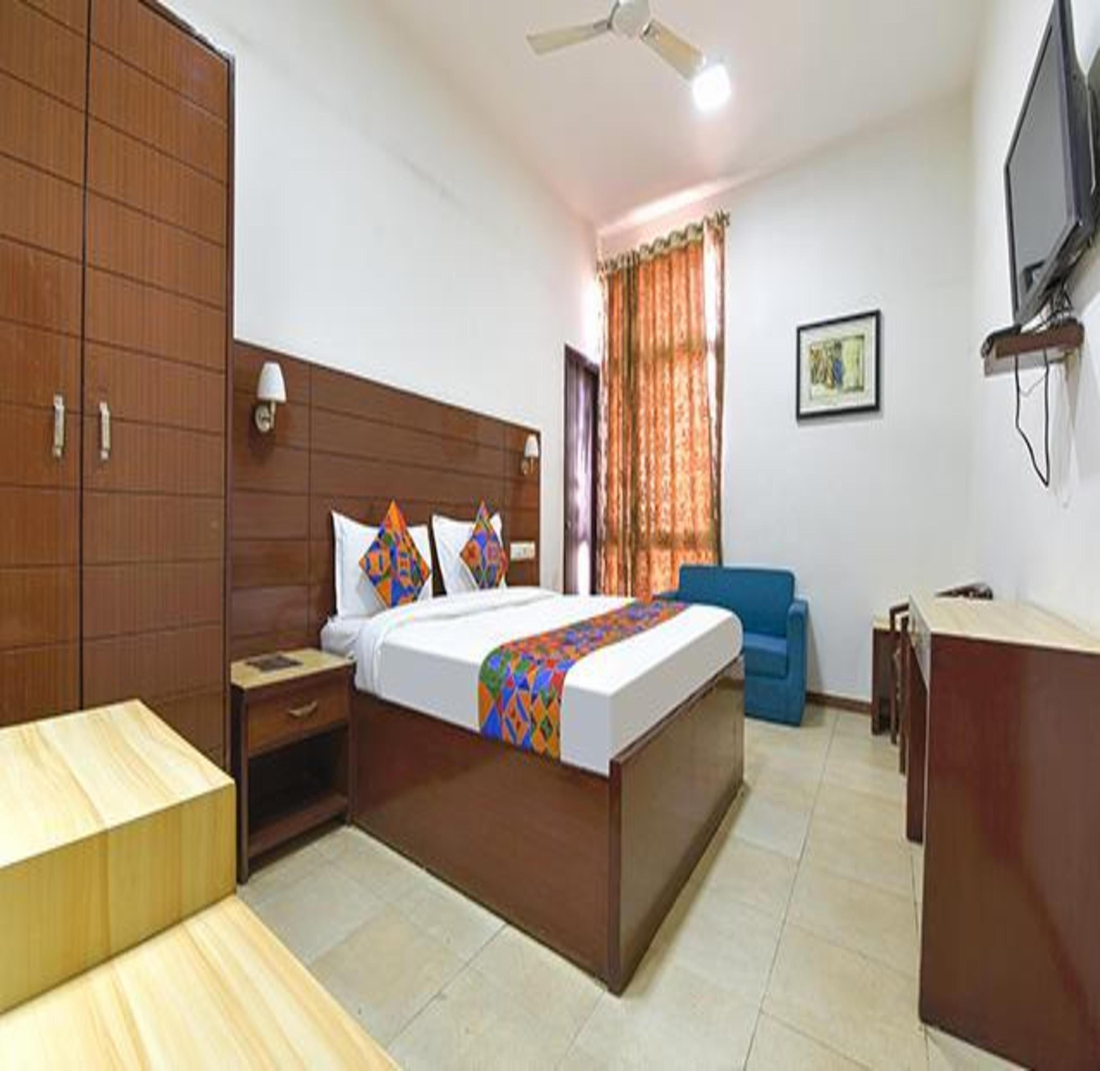 FabHotel Jaipur Casa Room Type - Deluxe Rooms