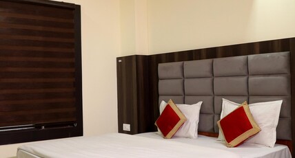 Hotel Blue Pine @Har Ki Pauri Road Room Type - Deluxe Rooms