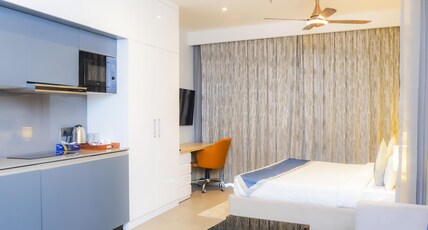 LivBox Supernova Room Type - Deluxe Room with Balcony (City View)