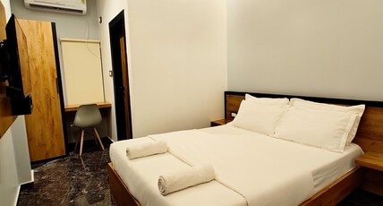 Babylon Hotel Room Type - Standard Double (Queen)
