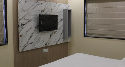 Hotel Veeratn Room Type - Super Deluxe AC Room