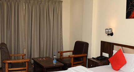 Hotel Red Queen Room Type - Deluxe Room