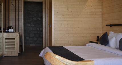 Mountoria Retreat, Naukuchiatal - by Leisure Hotels Room Type - Premium Room Valley Facing