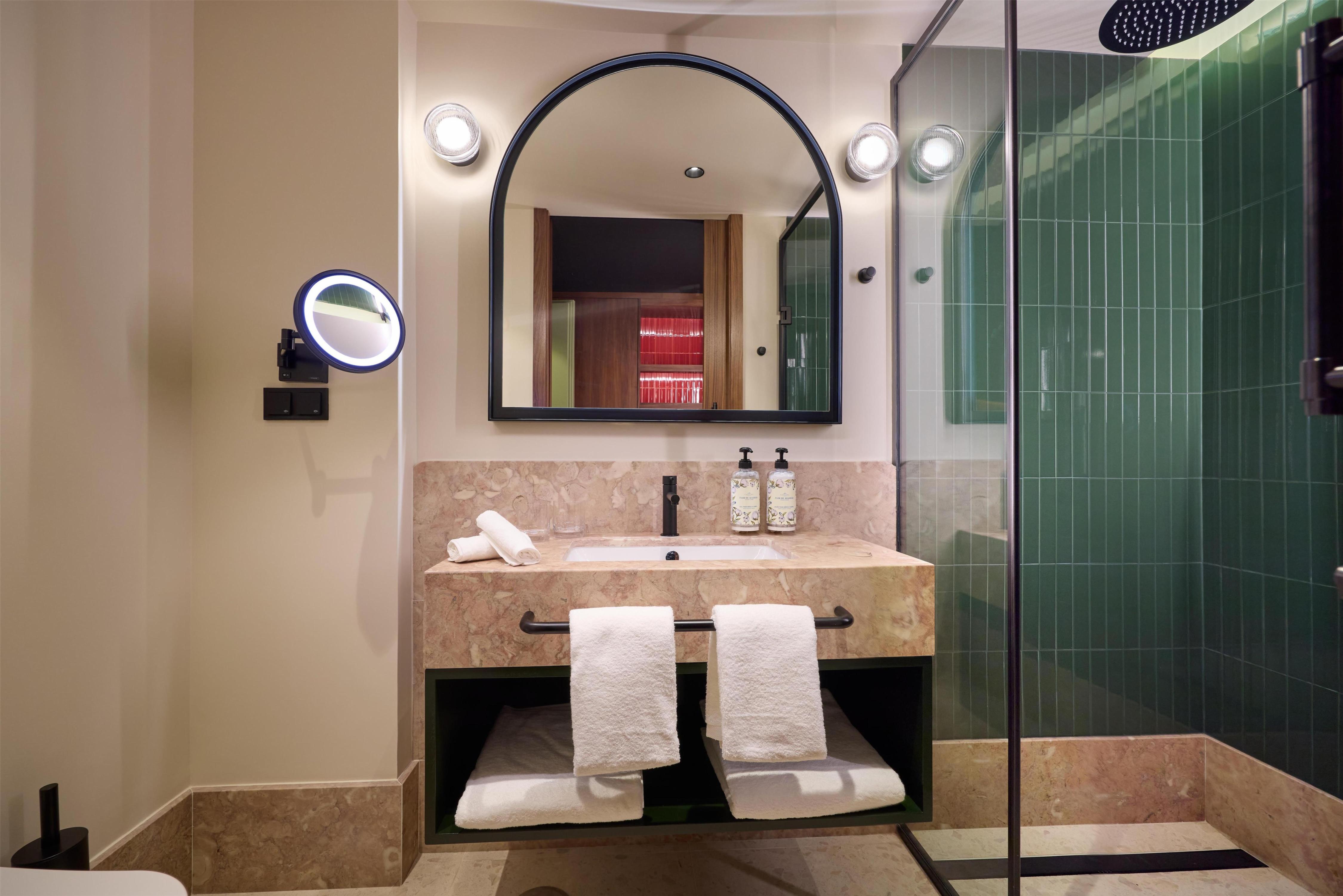 Duo Hotel Lisbon, Curio Collection by Hilton