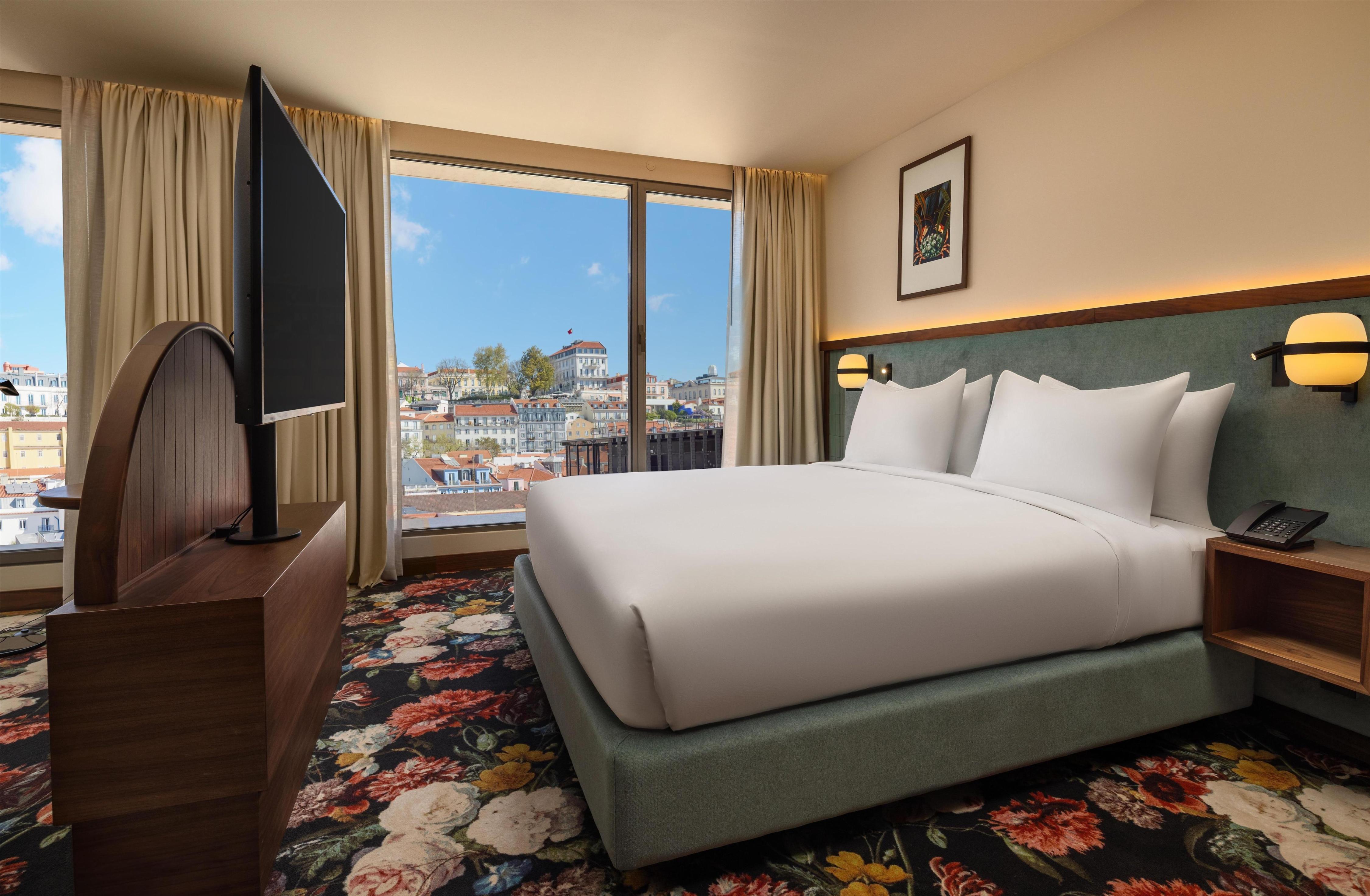 Duo Hotel Lisbon, Curio Collection by Hilton - Tap to explore photos