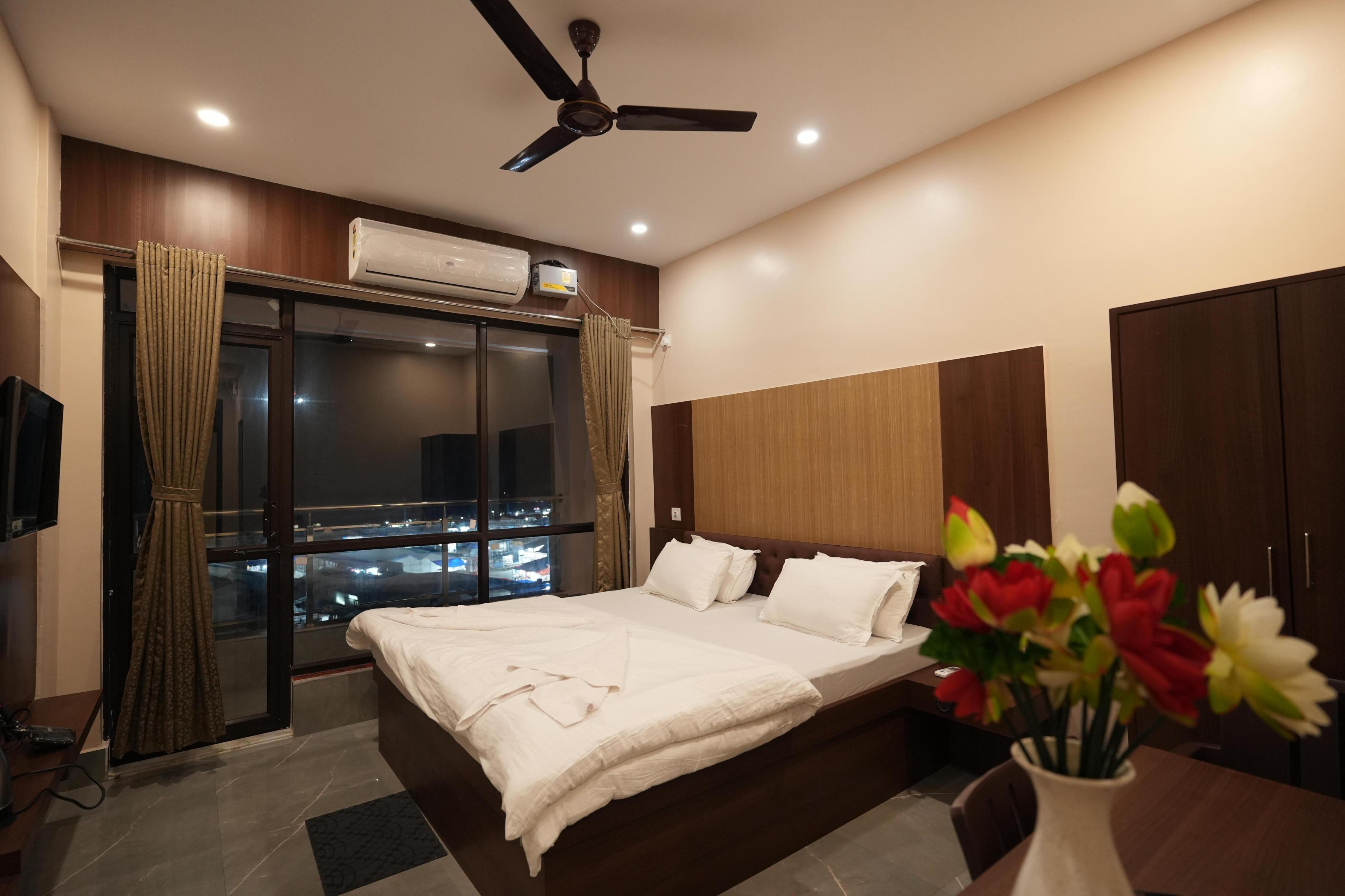 Hotel New Sagar Priya Room Type - Deluxe Front Sea View