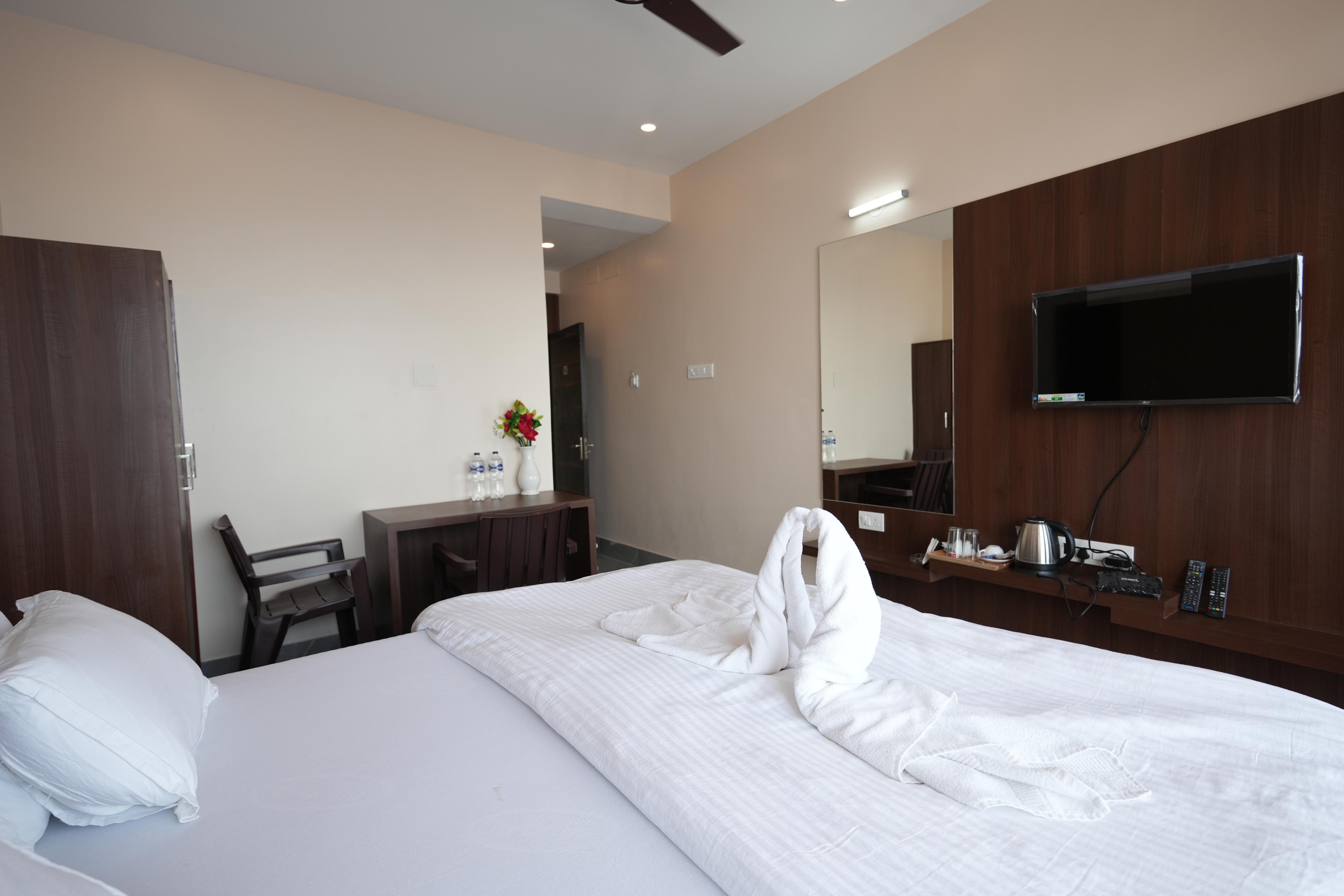 Hotel New Sagar Priya - Tap to explore photos