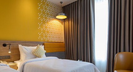 Hometel Lucknow, A Sarovar Hotel Room Type - Premium Room - 02 Single Beds