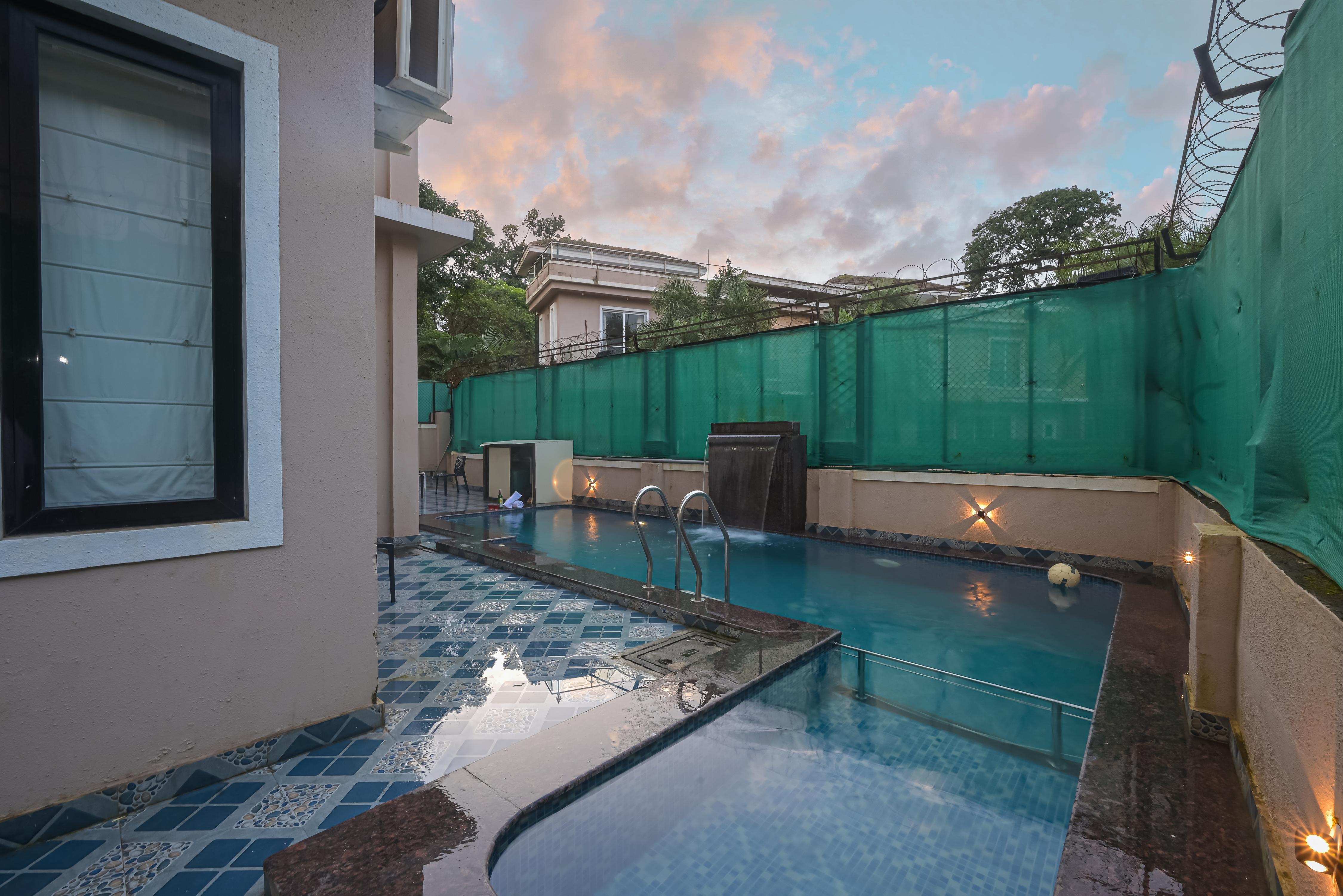 Nexus villa Heart Staycation - Tap to explore photos