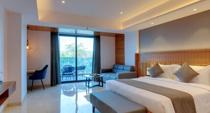 The Fern Residency Bhiwandi-Pimplas, Series by Marriott Room Type - Fern Classic, Guest room, 1 King, Sofa bed, City view